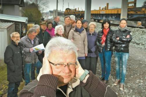 Anrainer der Bahngasse fühlen sich ohne Lärmschutzwand belästigt. Foto: VN/Steurer