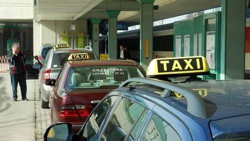 Bregenz kündigt den Vertrag mit den Taxiunternehmen. Foto: fst