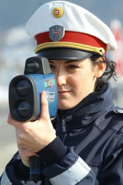 Bundespolizei Polizei; Verkehr Lasermessung GEschwindigkeitsmessung