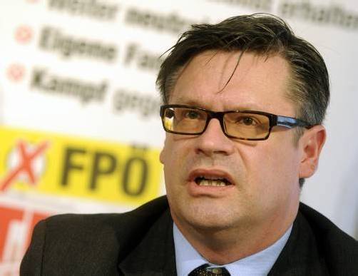 Gegen den Kärntner FP-Klubchef Leyroutz wird ermittelt. Foto: APA