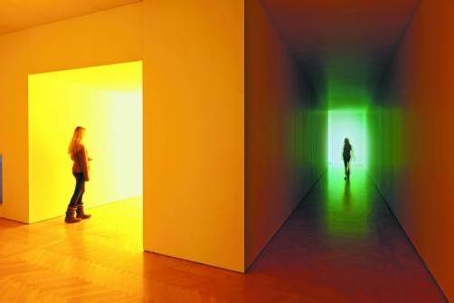 Das Kunstmuseum St. Gallen zeigt rund 30 Arbeiten von Dan Flavin, die er zwischen 1960 und 1990 produzierte. Foto: Kunstmuseum St. Gallen
