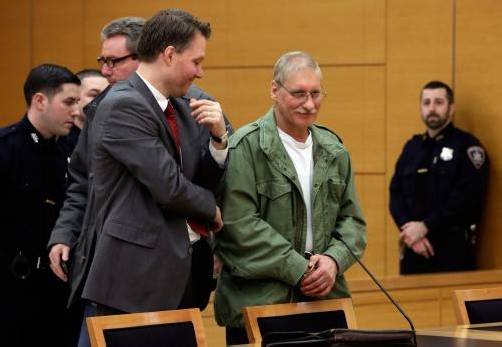 David Ranta (rechts im Bild) mit seinem Anwalt. Foto: AP