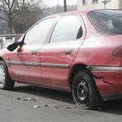 Alko-Lenker touchierte geparktes Auto