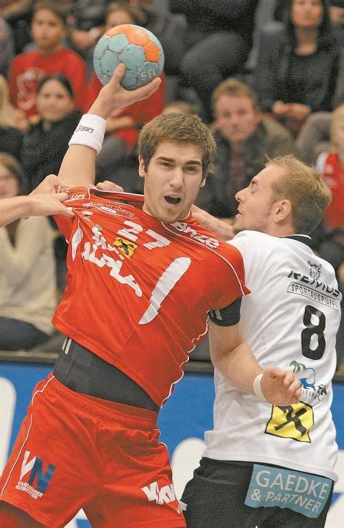 Der Ex-West-Wiener Thomas Weber erzielte in der Schlussphase zwei wichtige Treffer für die „Roten Teufel“ beim 28:26-Erfolg. Foto: vn/ds