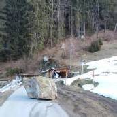 Felssturz: Garage zerstört