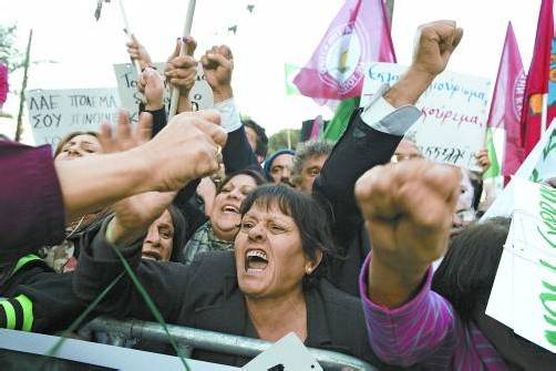 Der Plan, Kleinsparer mit Zwangsabgaben zu belasten, führte in den vergangenen Tagen zu massiven Protesten in Zypern. Foto: AP