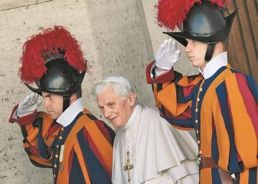 Der „Übergangspapst“ ist nach achtjährigem Pontifikat am 28. Februar 2013 zurückgetreten: Benedikt XVI. Foto: DAPD