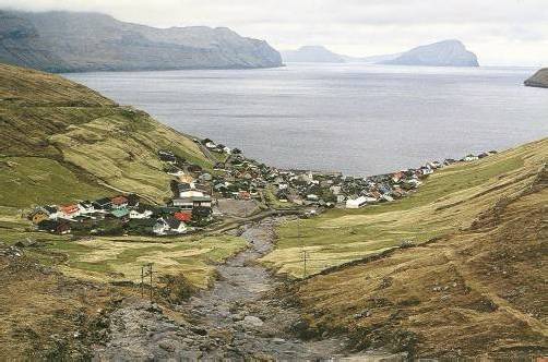 Die Felsformation Risin and Kellingin in Eysturoy. Foto: SRT