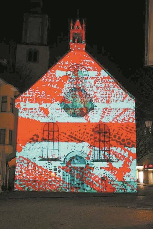 Die Installation „Lighting up Times“ wurde gestern Abend erstmals aufgeführt und wird heute wiederholt. Foto: GEist