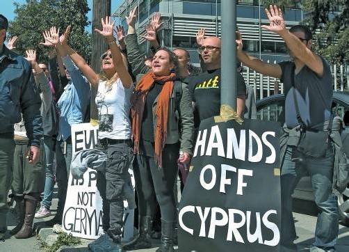 Die Proteste zeigen Wirkung: Das Rettungspaket für Zypern wird wieder aufgeschnürt und Zwangsabgaben werden neu verhandelt. Foto: REUTERS