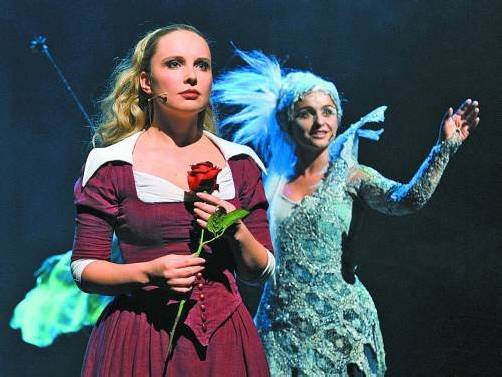 Die romantische Geschichte von „Die Schöne und das Biest“ live im Bregenzer Festspielhaus erleben. Foto: showfactory