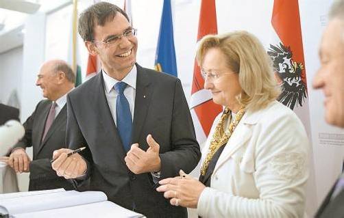 Ein Bild aus besseren Tagen: Landeshauptmann Markus Wallner mit Finanzministerin Maria Fekter. Foto: APA