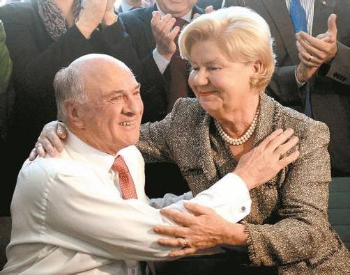 Erwin Pröll freute sich mit Gattin Elisabeth. Foto: EPA