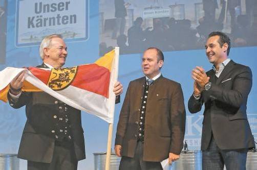 Freiheitliche Führungsriege: Bundesparteichef Strache (r.), Kärntens Landeshauptmann Dörfler (l.) und Landesvorsitzender Scheuch. Foto: APA