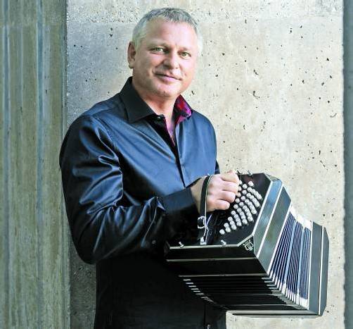 Für Klaus Paier war schon mit zwölf Jahren klar, mit dem Akkordeon einen anderen musikalischen Weg zu gehen. Foto: Peter Rigaud