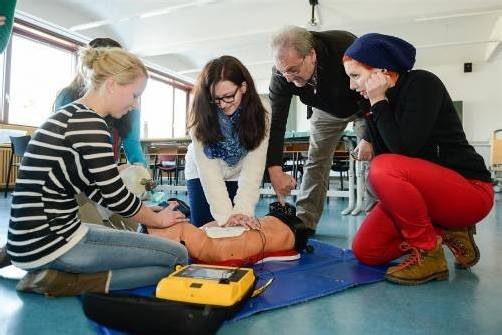 In den Pflegeberufen werden die höchsten Zuwachsraten erwartet. Foto: Stiplovsek