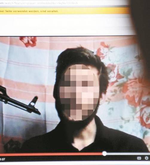 In einer Videobotschaft bittet Dominik N. um Hilfe. Foto: APA