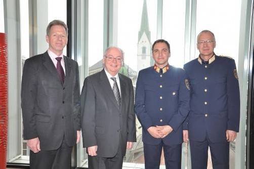 Landespolizeidirektor Hans-Peter Ludescher (r.) mit Peter Ilko.