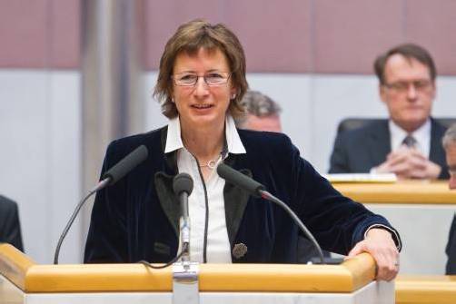 Landtagspräsidentin Gabriele Nussbaumer und die vier Klubobleute sind sich einig: U-Ausschuss künftig auch ohne Mehrheit möglich. Foto: VN/Steurer