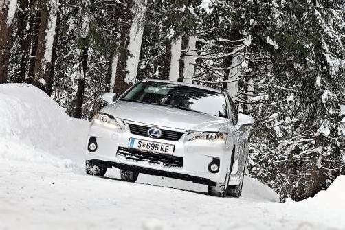 Lexus CT 200h: Den kompakten Hybrid-Japaner bringt so schnell nichts aus der Ruhe. Fotos: VN/Steurer