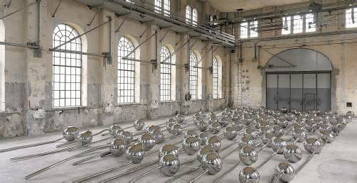 Mit 100 riesigen, stählernen Lotosknospen hat der Schweizer Künstler Not Vital zuletzt für eine der beeindruckendsten Ausstellungen im Kunstraum Dornbirn gesorgt. Foto: Kunstraum