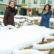 Frau Holle schüttelt weiter die Betten aus