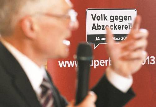 Schweizer votierten gegen Abzockerei: Nicht nur Volksabstimmungs-Initiator Thomas Minder freut sich. foto: Reuters