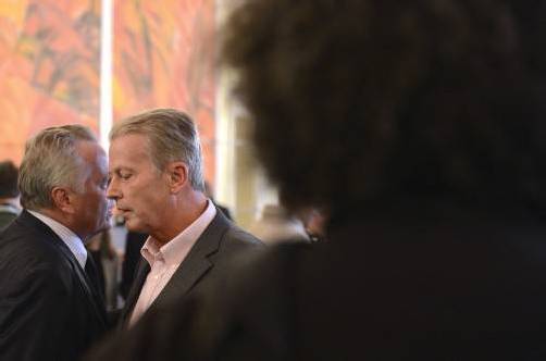 Sechste Urlaubswoche: Sozialminister Hundstorfer (l.) versus Wirtschaftsminister Mitterlehner. Foto: AP