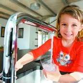 Ein kristallklarer Genuss Heute ist UN-Tag des Wassers /A6