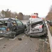 Fünf Verletzte bei Unfall auf A 14 Lkw-Fahrer übersah das Stauende /b1