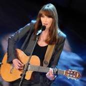 Carla Bruni präsentiert neuen Song