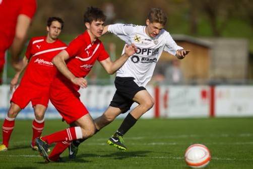 Der Altacher Julian Erhart (rechts) schoss Altachs Amateure mit drei Toren ins Halbfinale. Foto: steurer