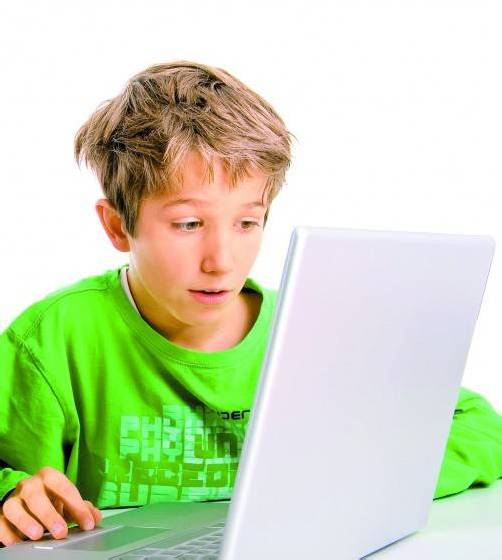 Der Weg zum „Porno-Konsum“ wird für Kinder und Jugendliche zusehends einfacher: Mittlerweile liegt das Durchschnittsalter bezüglich Erstkontakt bei zehn Jahren.