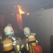 Feuer in Papierfabrik – Mitarbeiter evakuiert