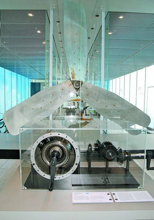 Experimentierstationen in der neuen Abteilung Aerodynamik.