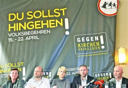 Initiatoren des laufenden Volksbegehrens gegen Kirchenprivilegien rufen zur Unterschrift auf. Foto: APA