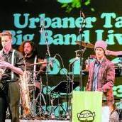 Jugendliche drehen mit Hip-Hop und Big-Band-Sound auf