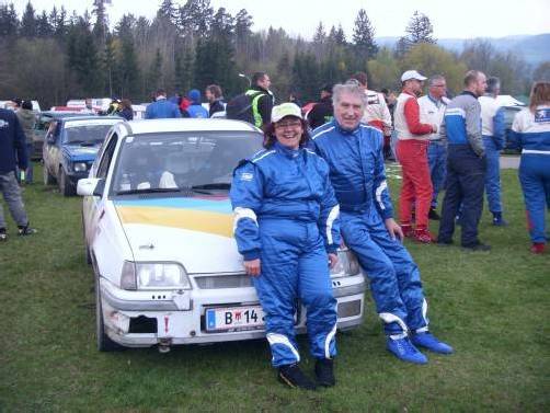 Kurt Adam mit Beifahrerin Gerlinde Krenn (l.) Foto: Privat