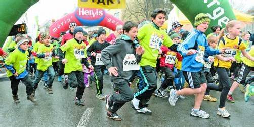 Mehr als 1000 Kinder bewiesen bei „Bludenz läuft“ ihre Sportbegeisterung und feierten ein großes Lauffest. Foto: lerch