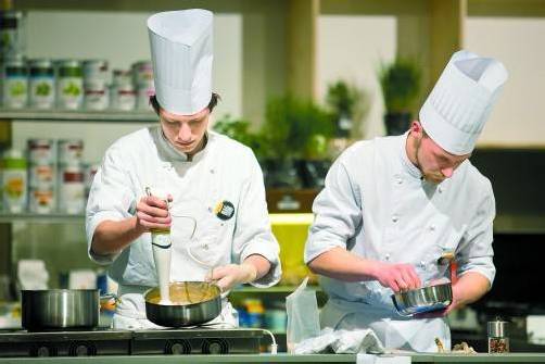 Vorarlbergs Kochnachwuchs zeigt sein Können. Das Thema Genuss steht auch bei der neuen Messe „Schau!“ auf dem Programm. Foto: Steurer