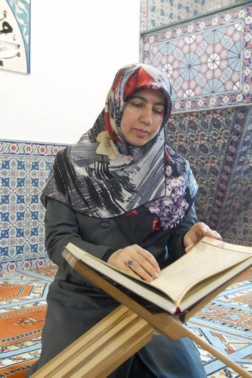 Vorarlbergs einzige Imamin Vildam Öz in der Moschee