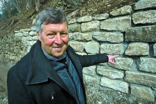 Wo möglich wurden laut Josef Bischofberger alte Steine aus dem Baulos für die Mauern verwendet. Foto: VN/Steurer