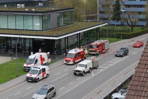 Zahlreiche Einsatzkräfte eilten zur Unfallstelle. Foto: leserreporter