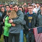 Boston: Verdächtiger ausgemacht FBI dementiert Festnahme /A3