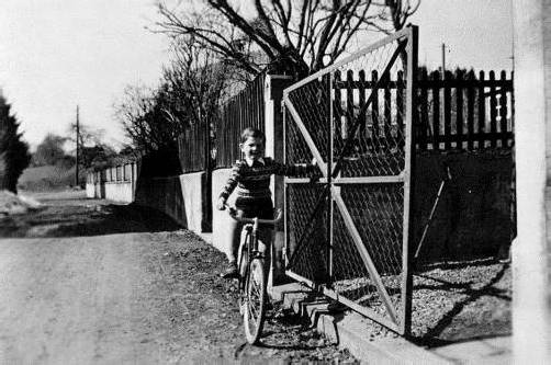 1957