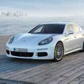 Porsches Panamera auch als Vollhybrid