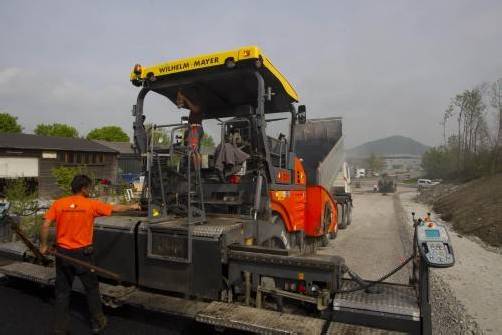 Auf Vorarlbergs Straßen wird auch heuer fleißig gebaut. Foto: VN