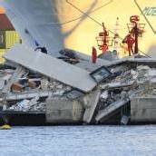 Schiff rammt Tower in Genua: Sieben Tote