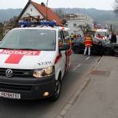 Mopedfahrerin prallte auf Kreuzung in Auto