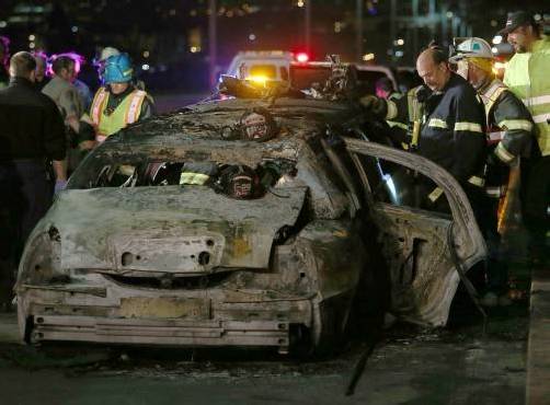 Fünf Frauen starben in den Flammen, fünf Personen konnten sich noch aus dem Wagen retten. Foto: AP